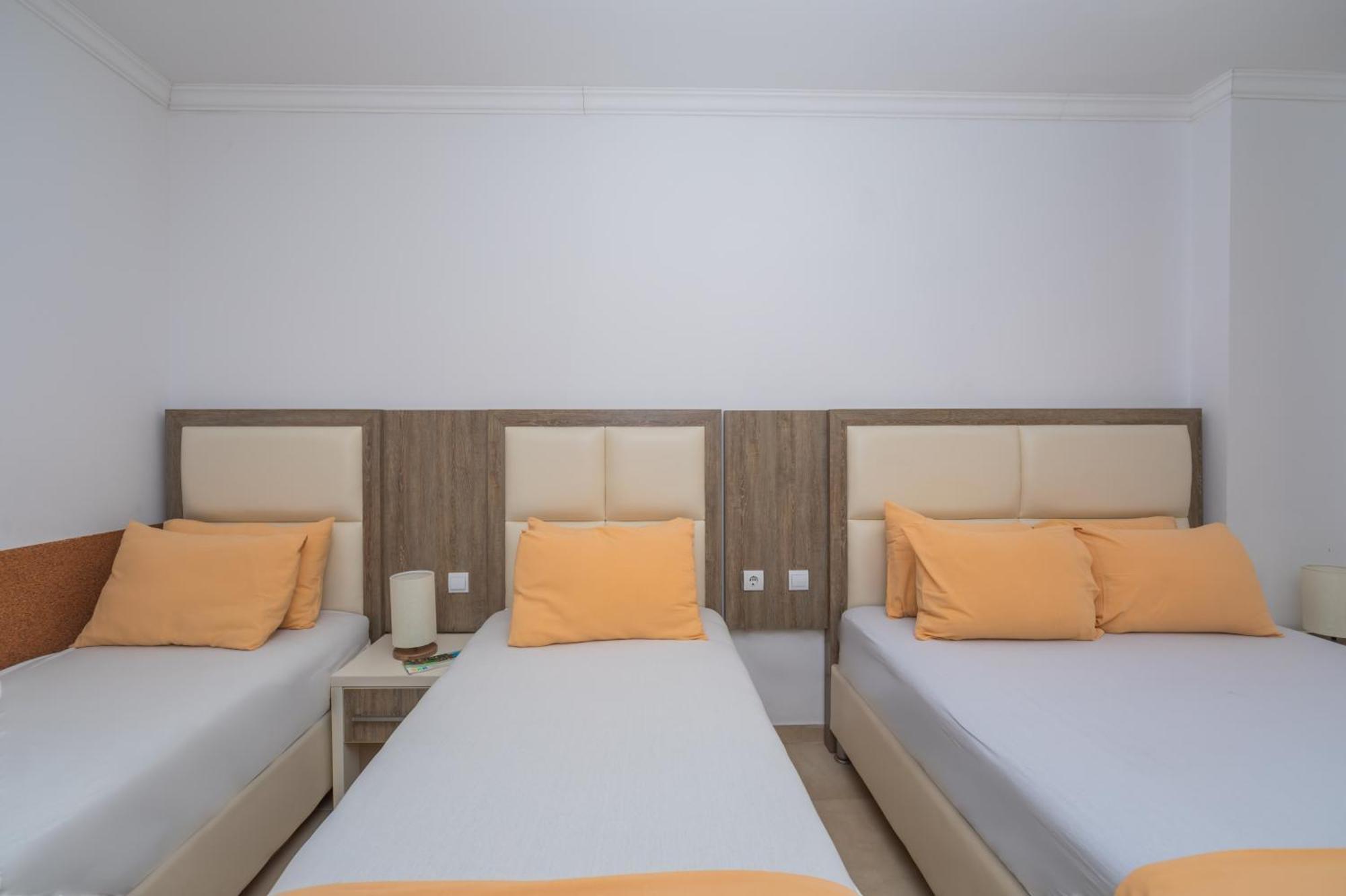 Apartments Dobra Voda Phòng bức ảnh